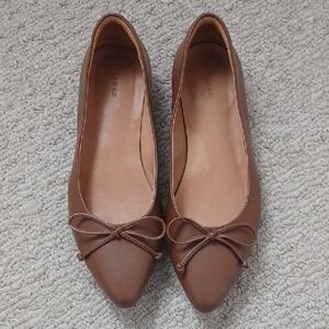 Quince Women's Tan Ballet Flats with Bow